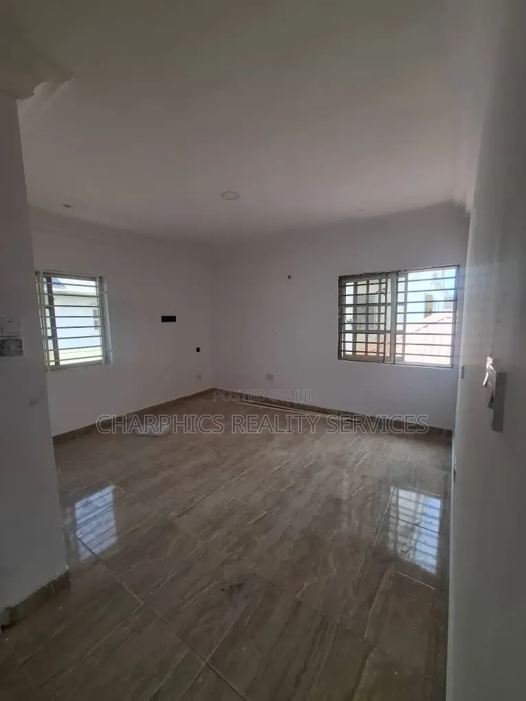 Mini Flat in Lekki Phase 1 for rent