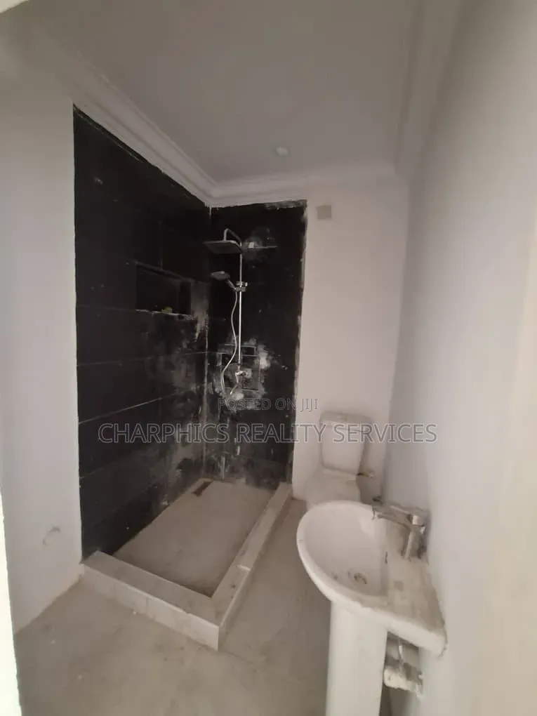 Mini Flat in Lekki Phase 1 for rent