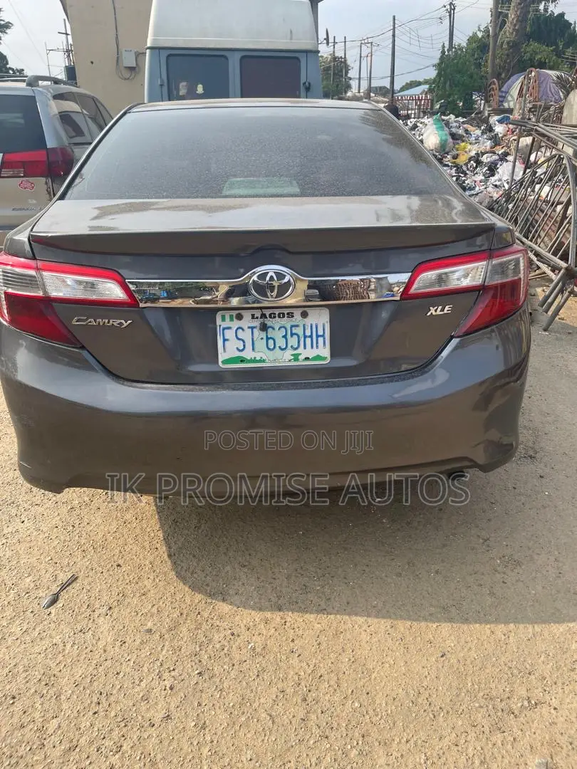 Toyota Camry 2012 Gray