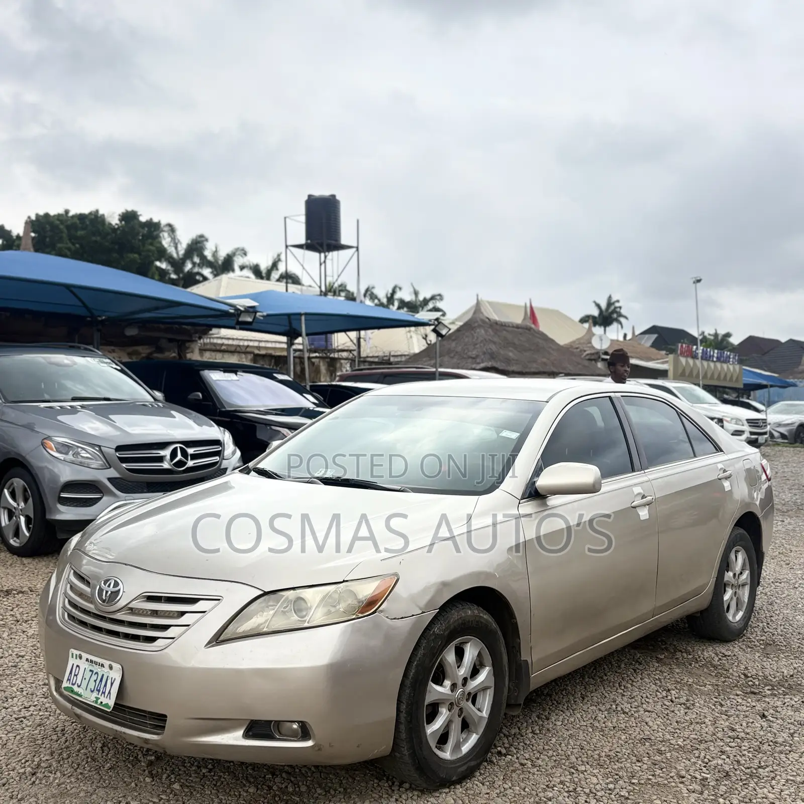 Toyota Camry XLE 4dr Sedan (2.4 4cyl 5A) 2008 Gold