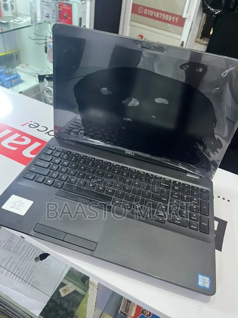 Laptop Dell Latitude 5501 8GB Intel Core i9 SSD 256GB