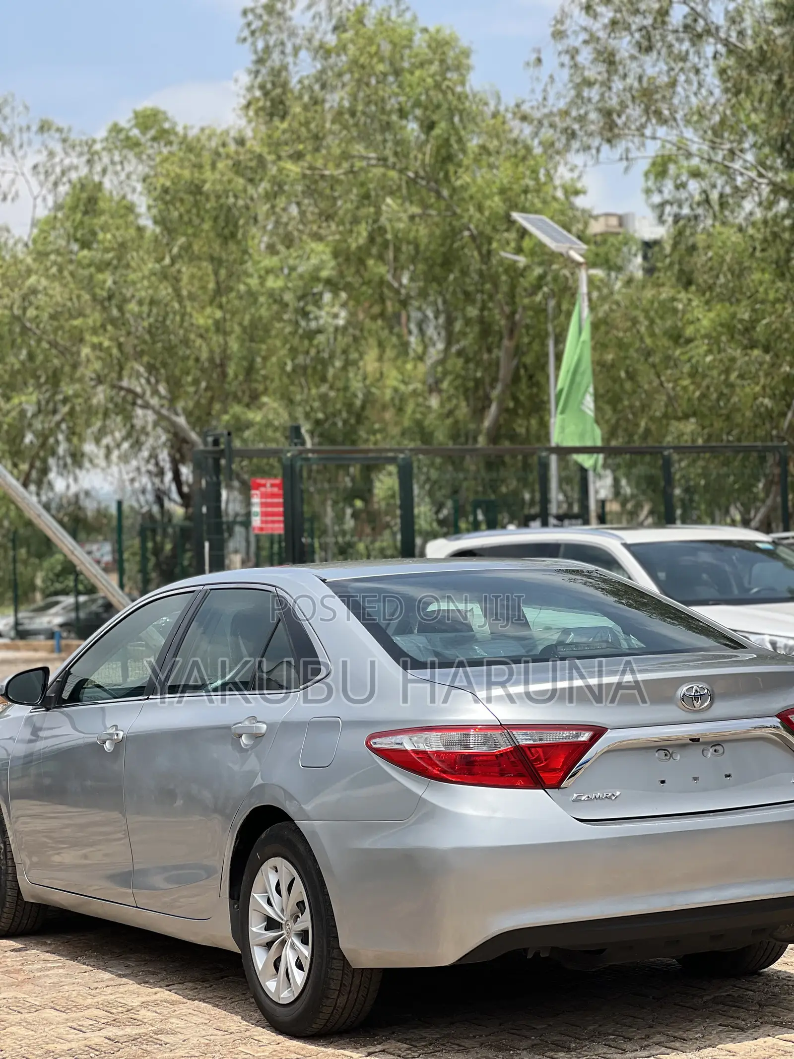 Toyota Camry LE 4dr Sedan (2.5L 4cyl 6A) 2015 Silver