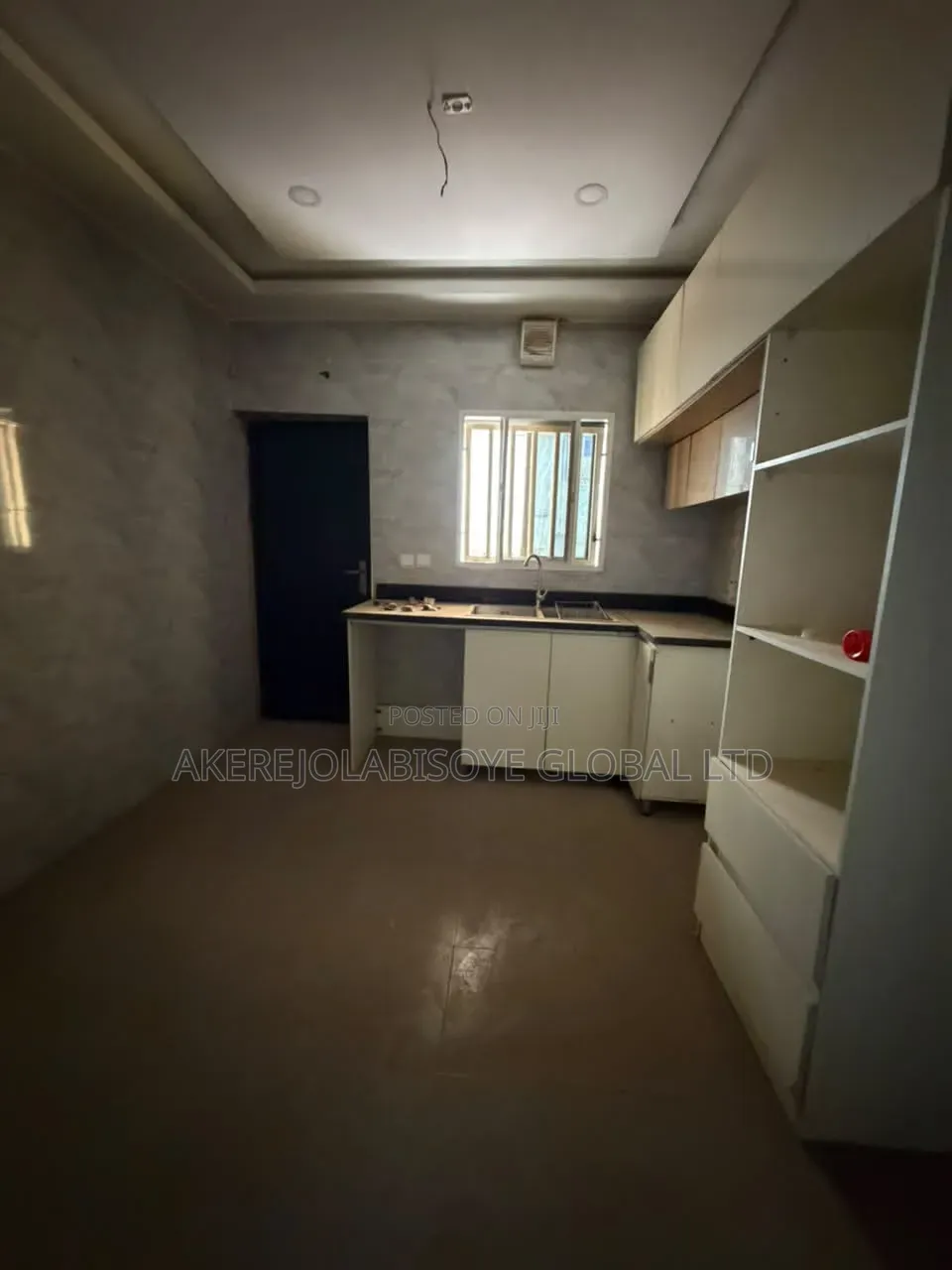 3bdrm Apartment in Katampe Abuja for sale