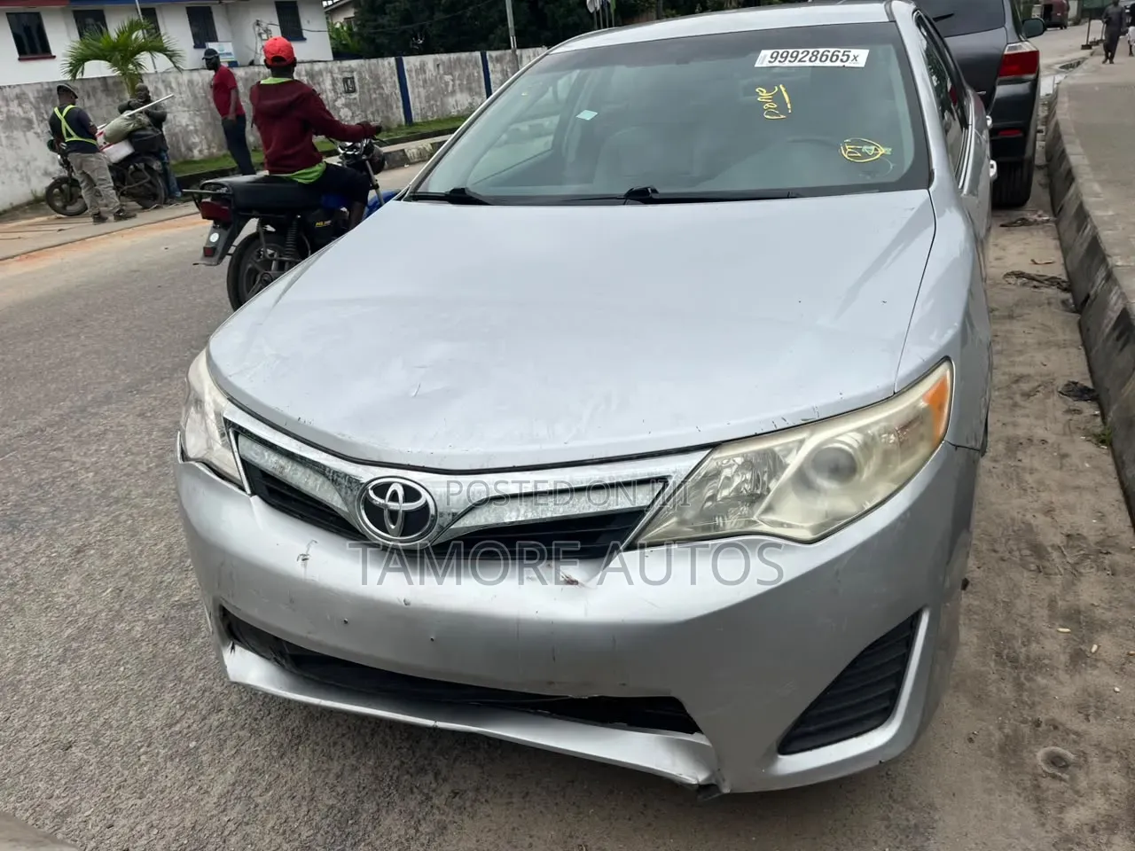 Toyota Camry LE 4dr Sedan (2.5L 4cyl 6A) 2012 Silver