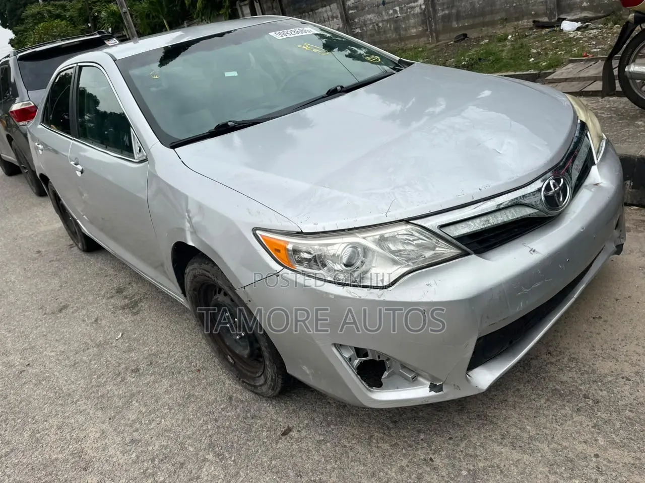 Toyota Camry LE 4dr Sedan (2.5L 4cyl 6A) 2012 Silver