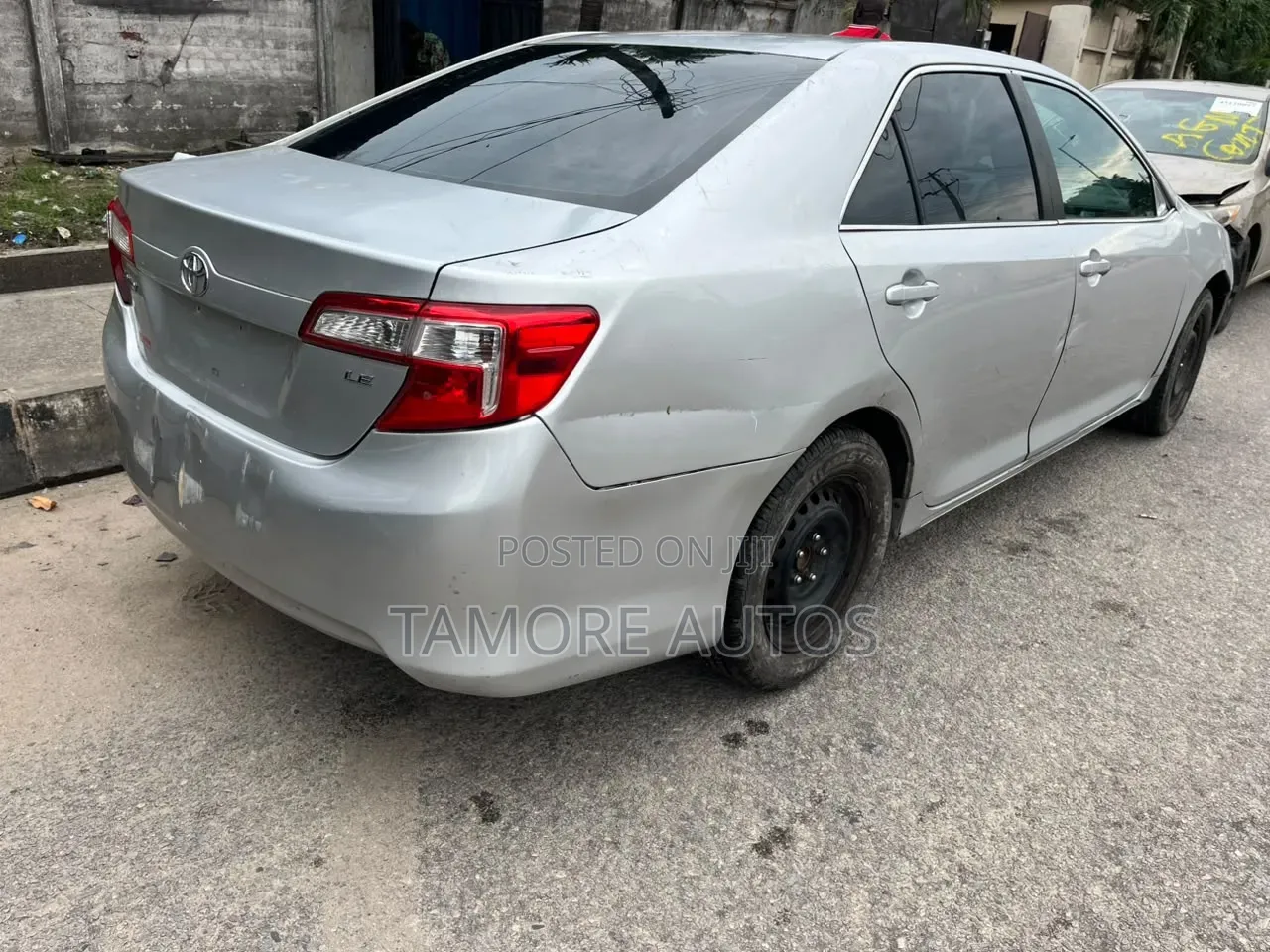 Toyota Camry LE 4dr Sedan (2.5L 4cyl 6A) 2012 Silver