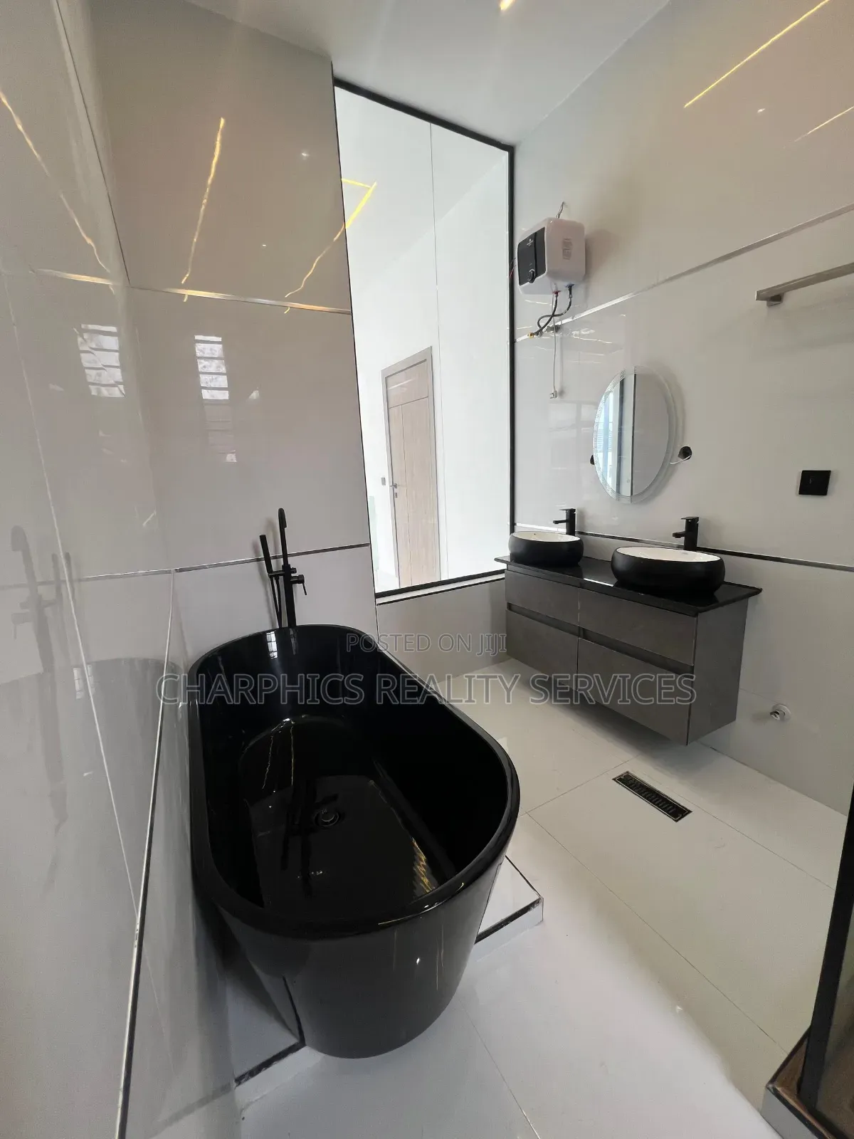 5bdrm Duplex in Off Lekki-Epe Expressway for sale