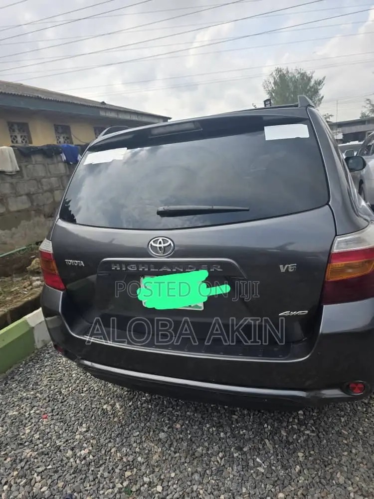 Toyota Highlander 4x4 2009 Gray