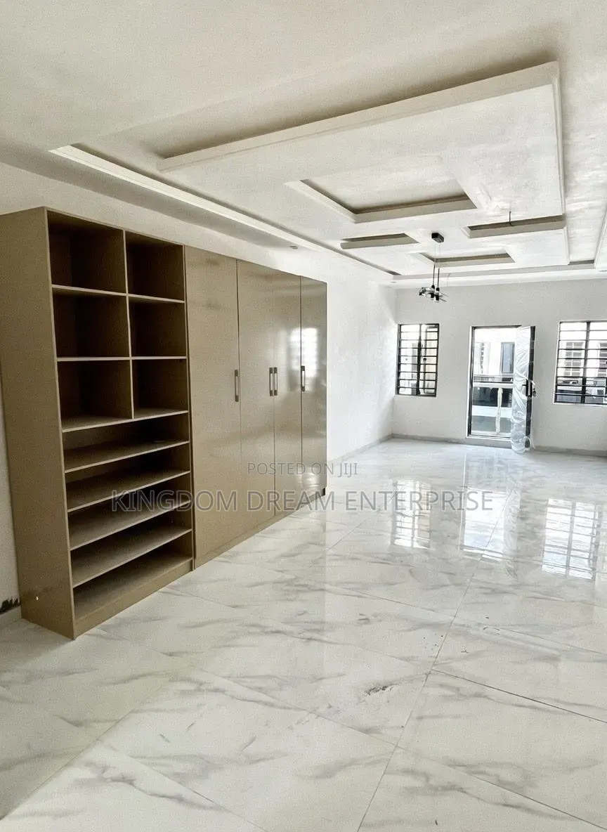 4bdrm Duplex in Angle View Estate for rent