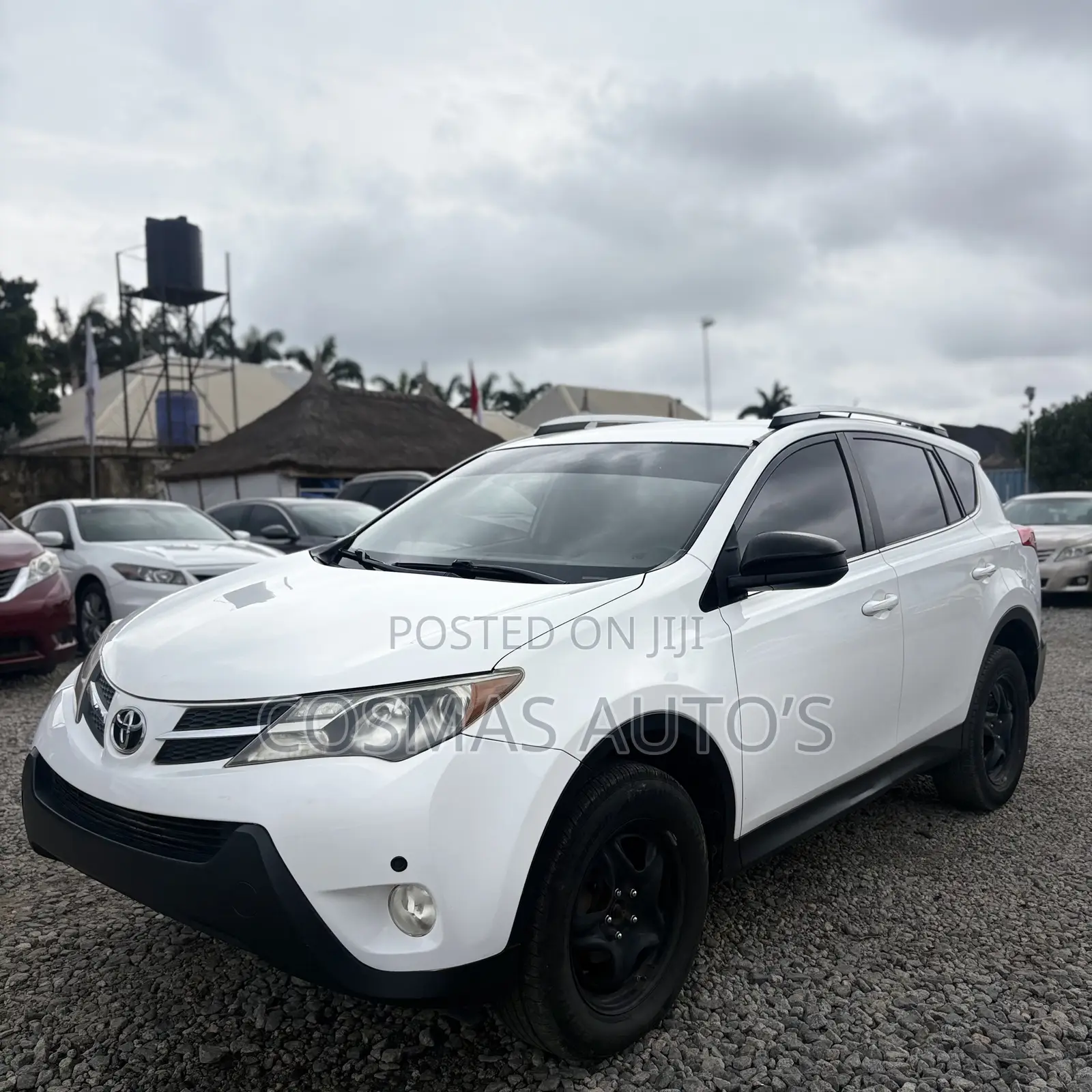 Toyota RAV4 LE FWD (2.5L 4cyl 6A) 2013 White
