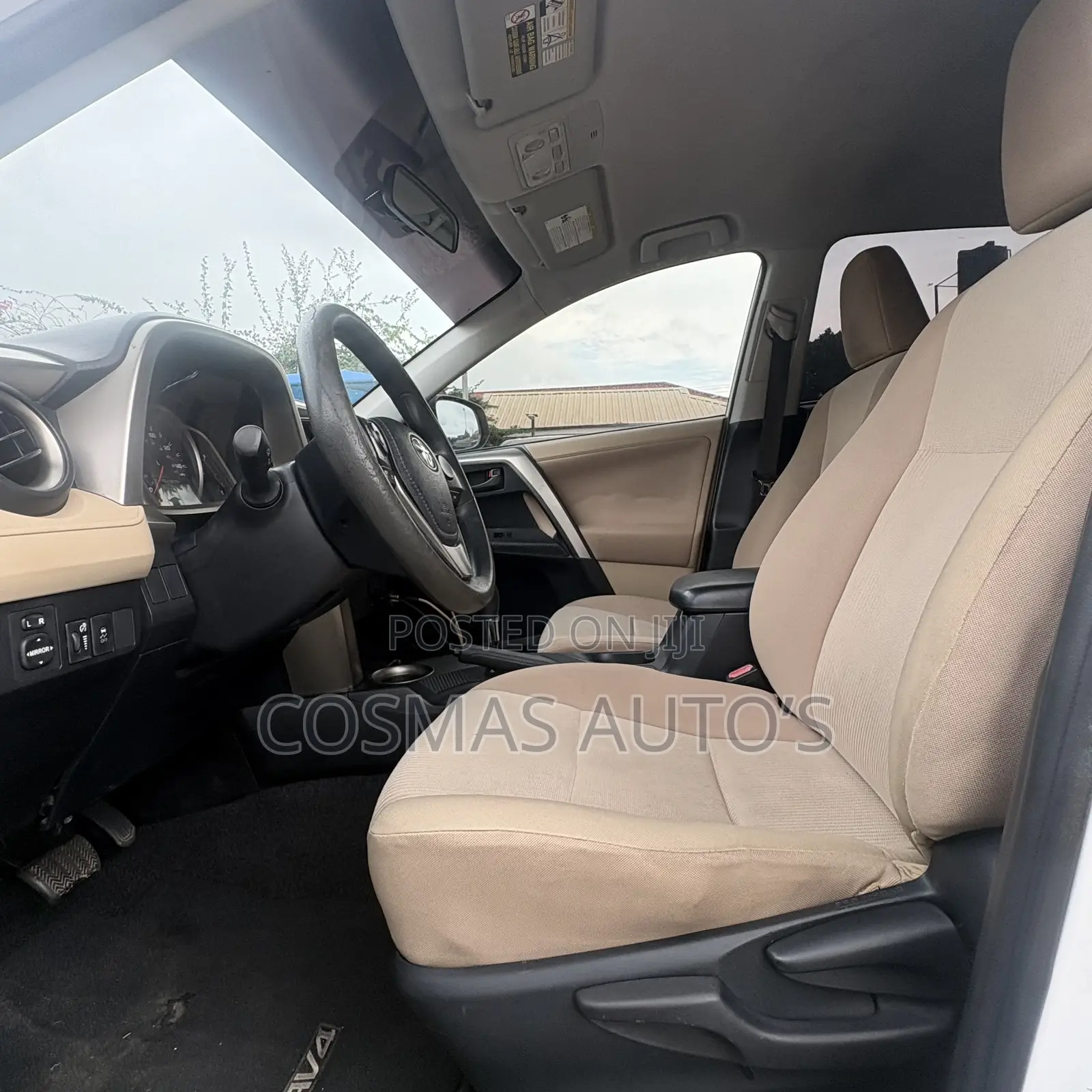 Toyota RAV4 LE FWD (2.5L 4cyl 6A) 2013 White