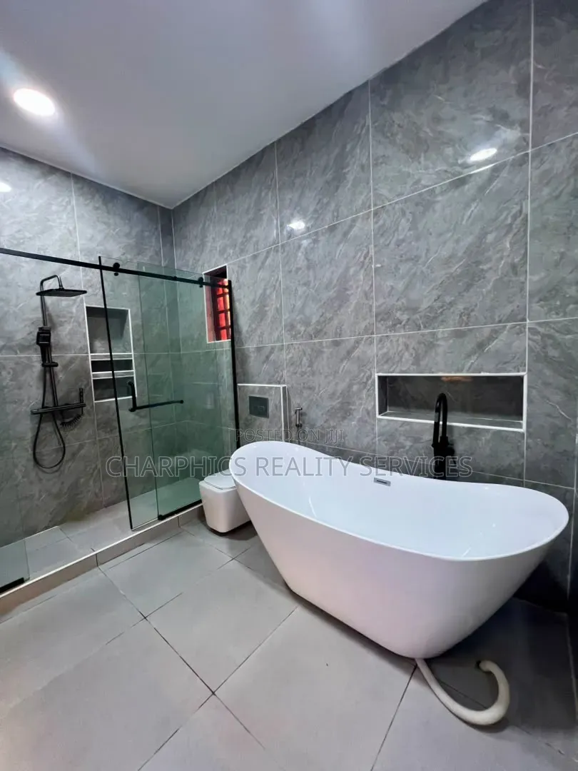 4bdrm Duplex in Off Lekki-Epe Expressway for sale