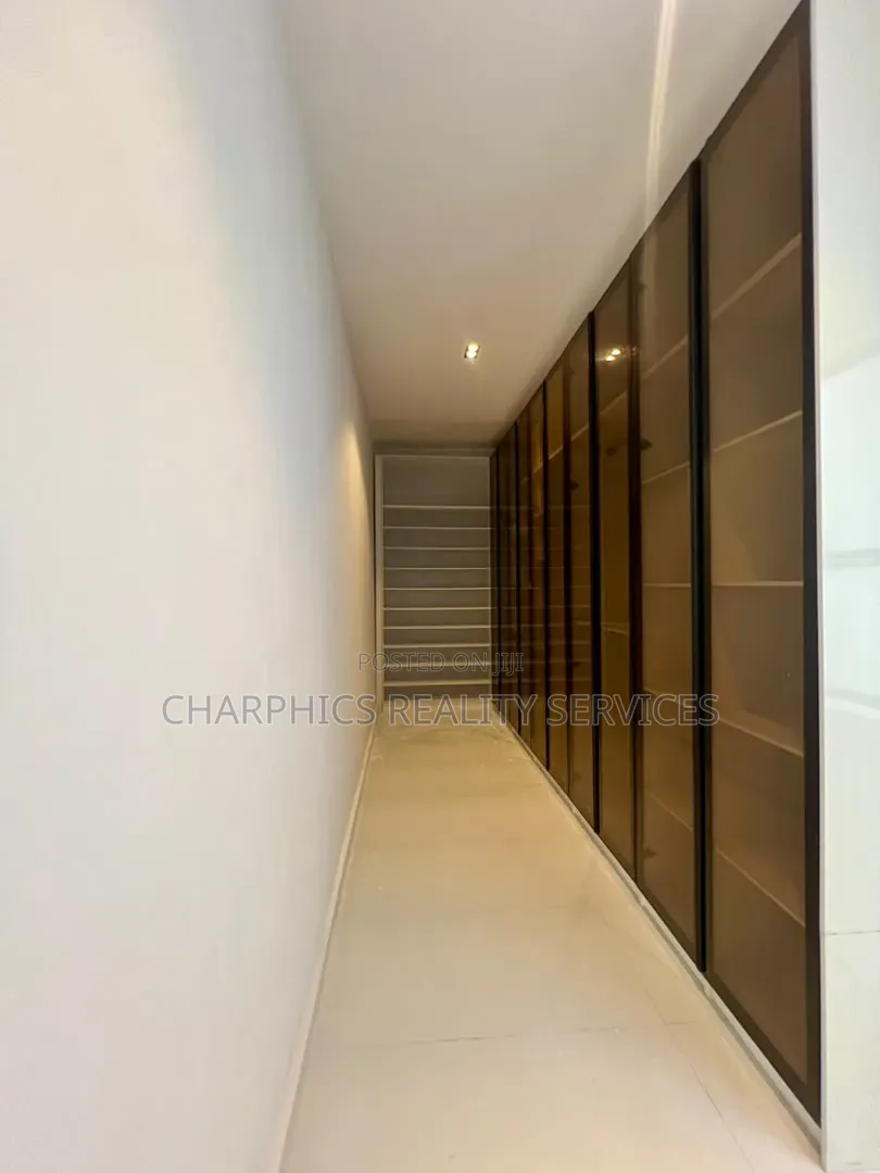 5bdrm Duplex in Lekki Phase 2 for sale