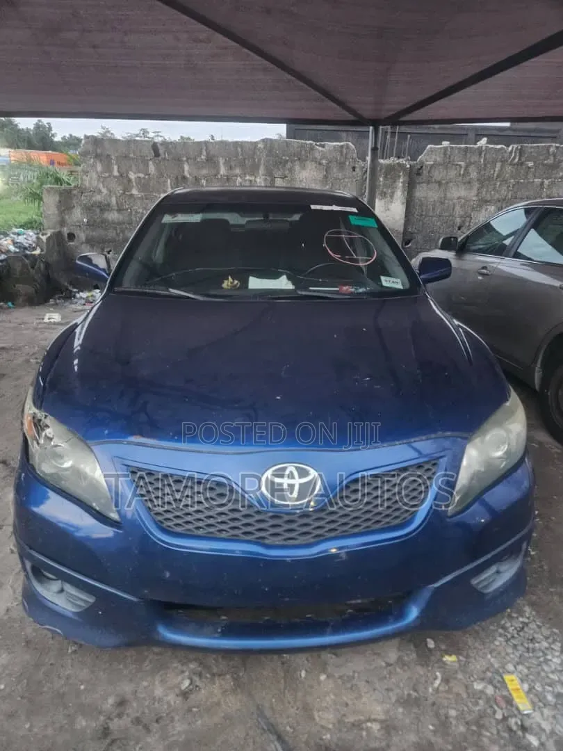Toyota Camry SE 4dr Sedan (2.5L 4cyl 6A) 2011 Blue