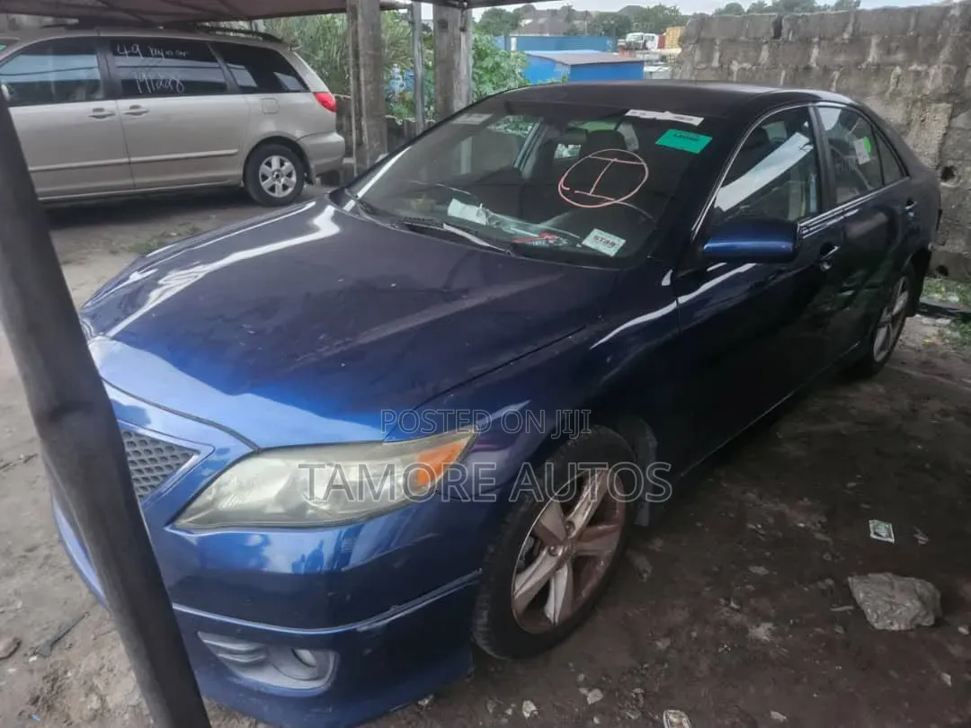 Toyota Camry SE 4dr Sedan (2.5L 4cyl 6A) 2011 Blue