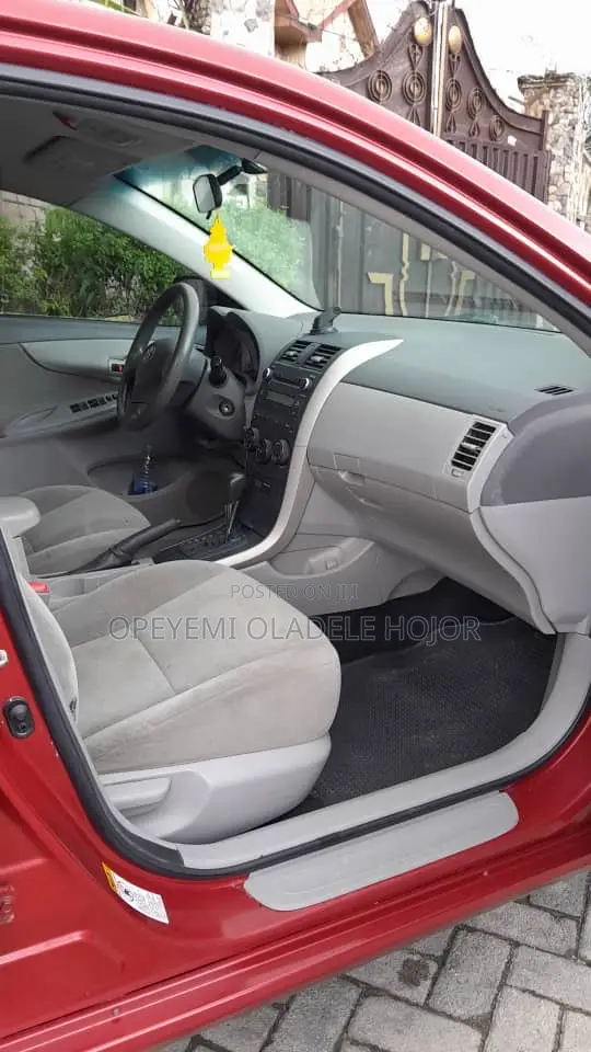 Toyota Corolla LE 4dr Sedan (1.8L 4cyl 4A) 2010 Red