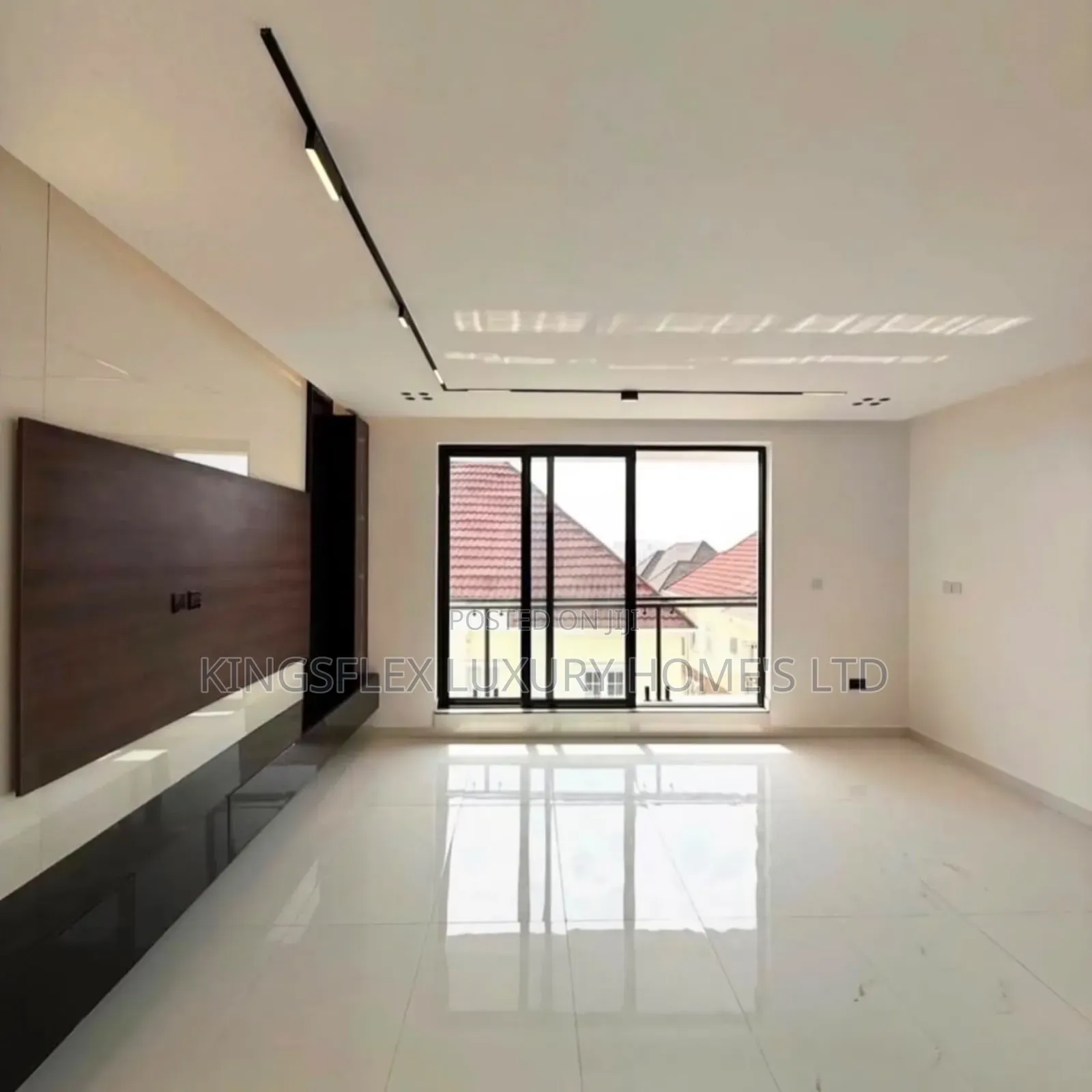 5bdrm Duplex in On Its Own Compound, Apo Resettlement for sale