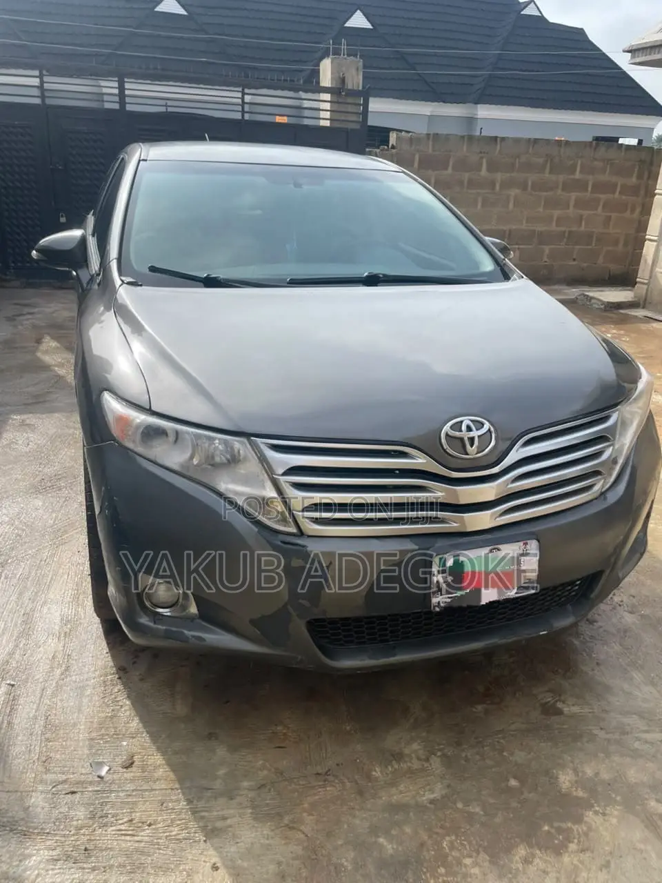 Toyota Venza LE 2010 Gray