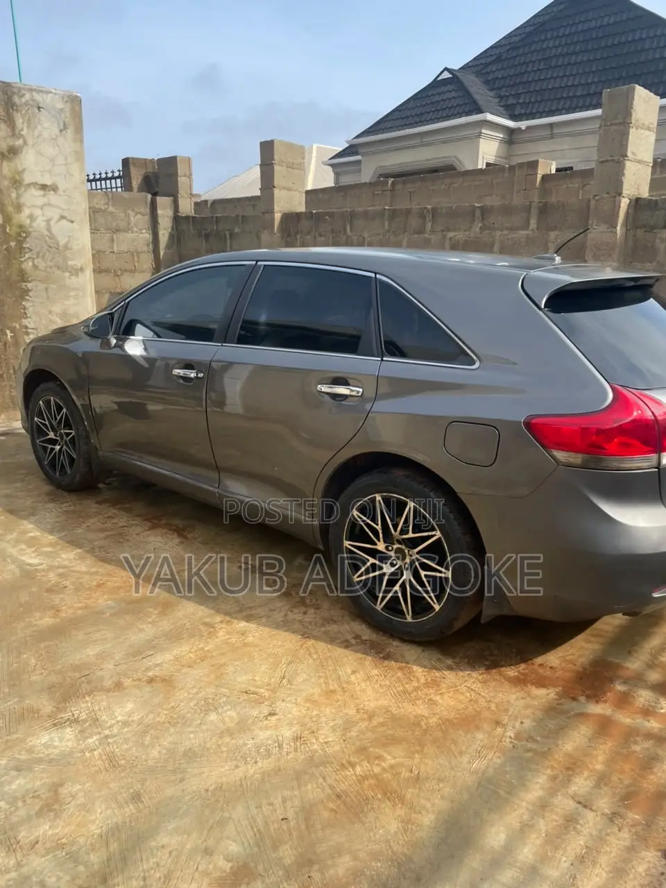 Toyota Venza LE 2010 Gray