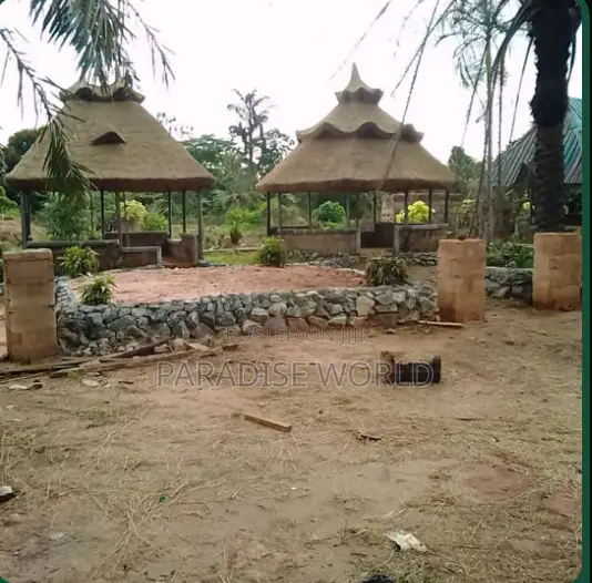 Bush Bar, Summer Hut