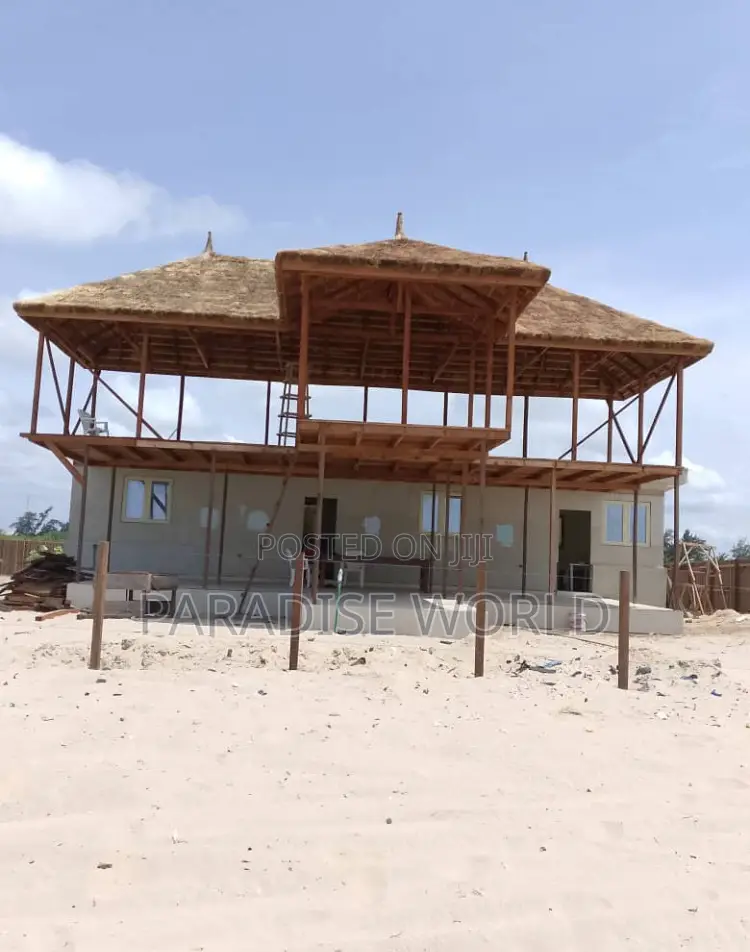 Bush Bar, Summer Hut