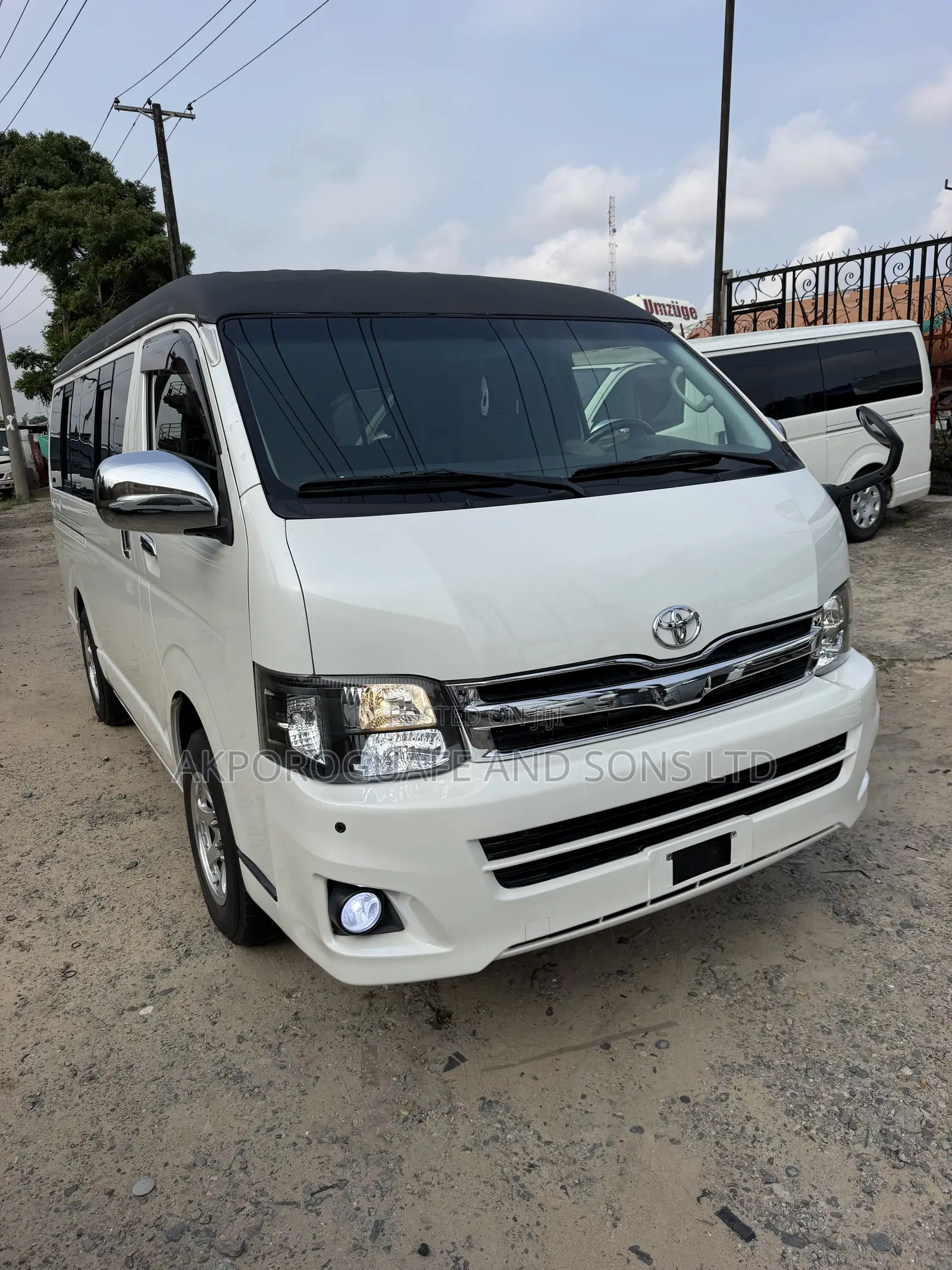 Toyota HiAce 2013 White