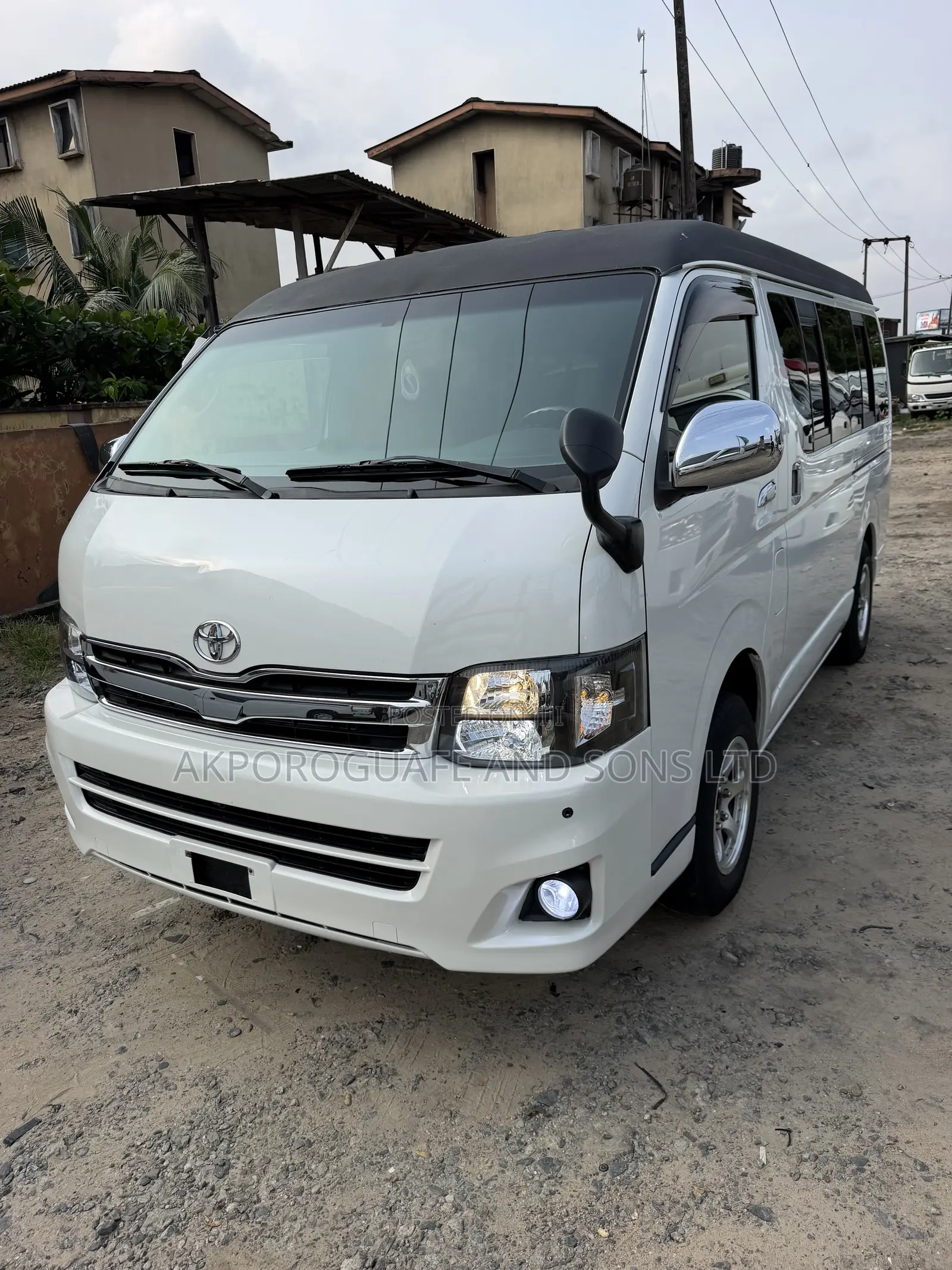 Toyota HiAce 2013 White