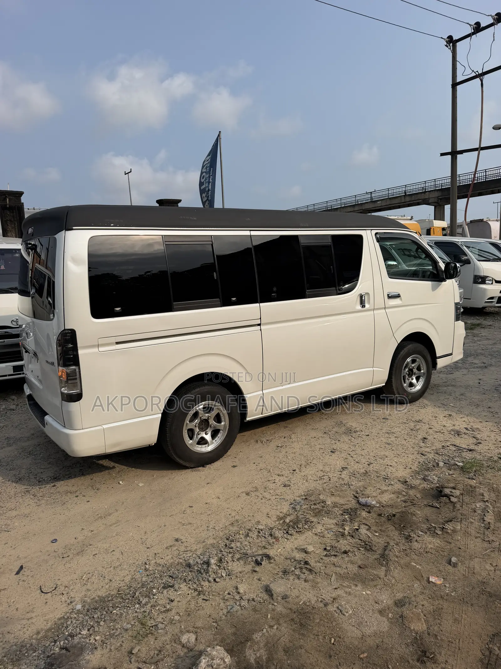 Toyota HiAce 2013 White