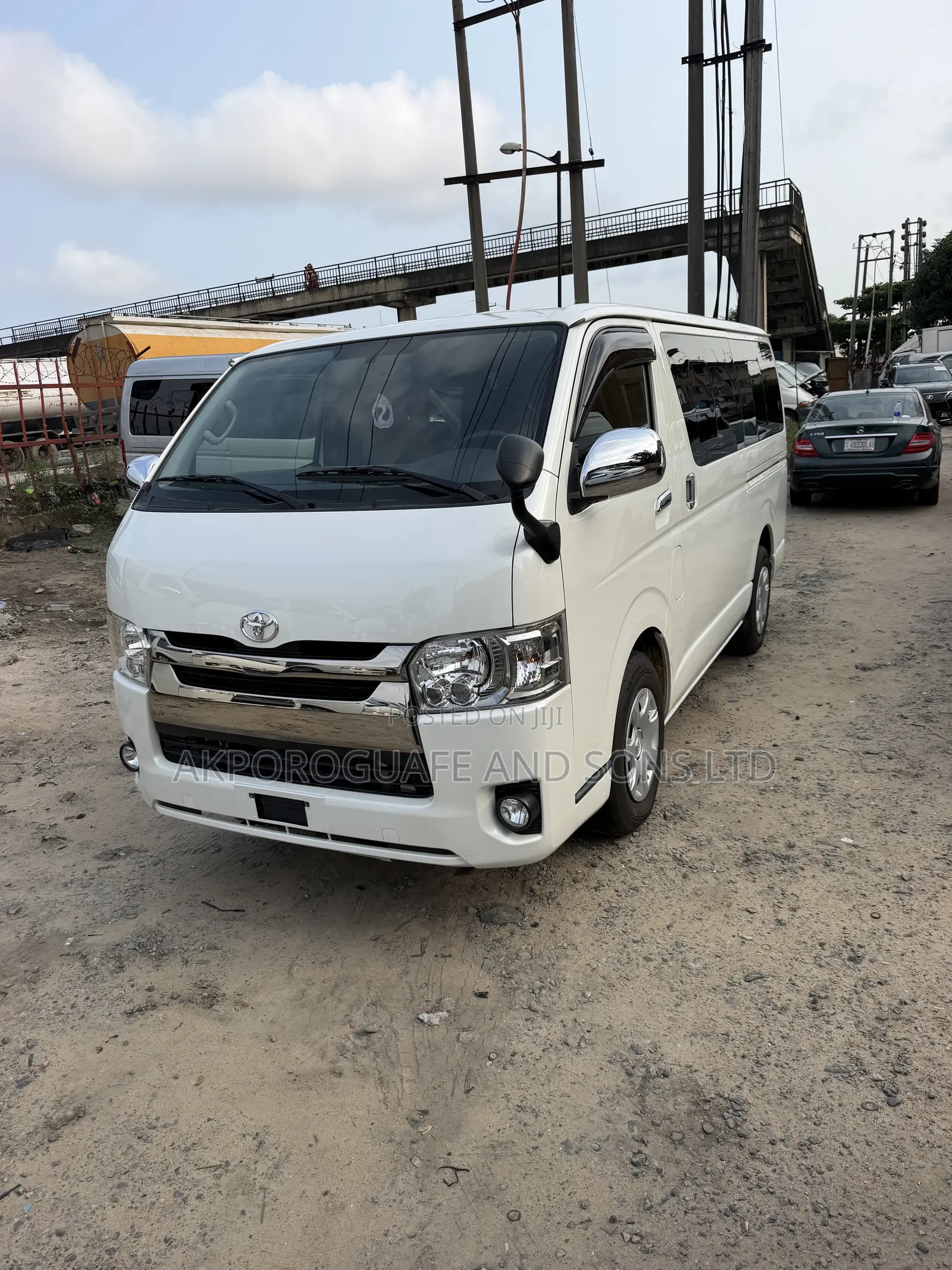 Toyota HiAce 2018 White