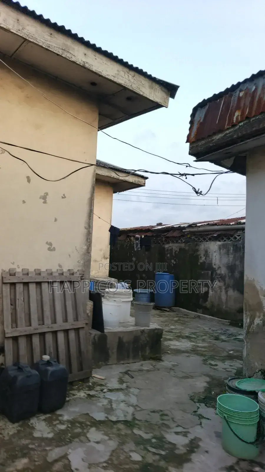 395m2 Bungalow for Sale in Iwaya, Yaba