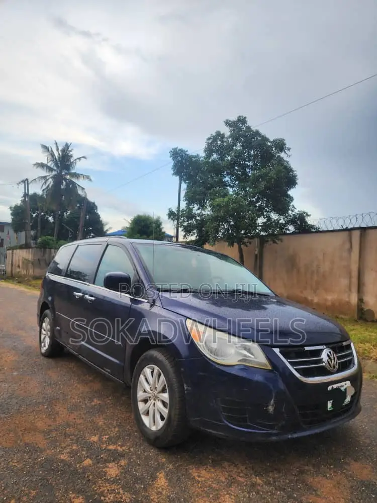 Volkswagen Touran 2013 Blue