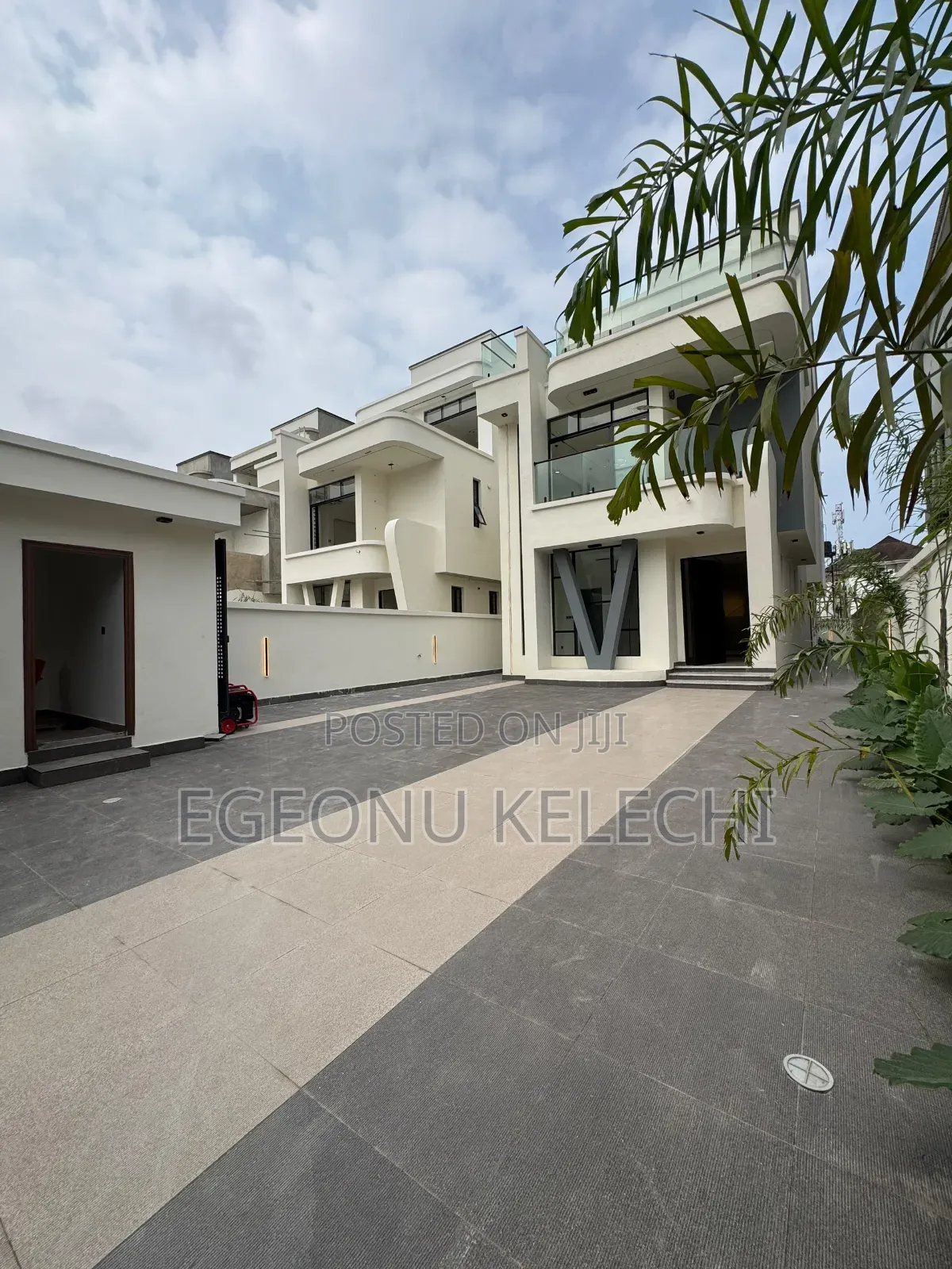 5bdrm Duplex in Lekki Phase 1 for sale