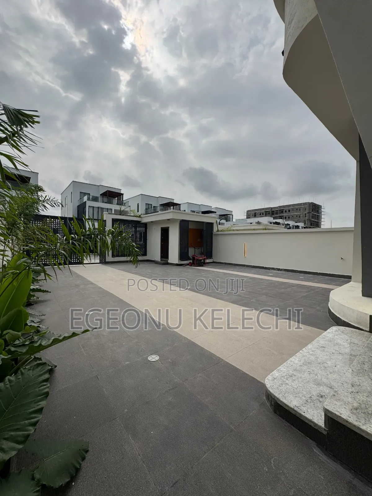5bdrm Duplex in Lekki Phase 1 for sale