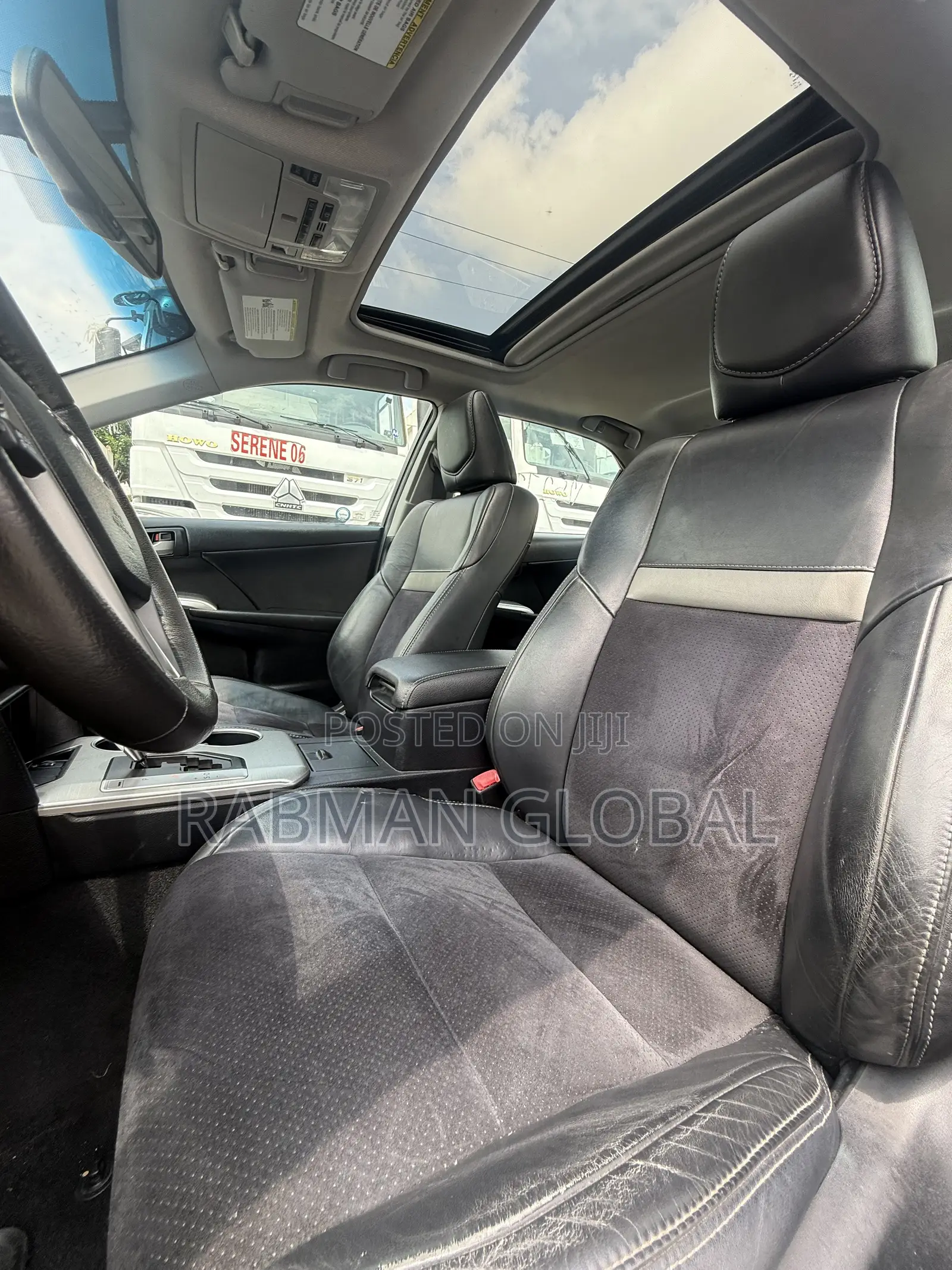 Toyota Camry SE V6 4dr Sedan (3.5L 6cyl 6A) 2013 White