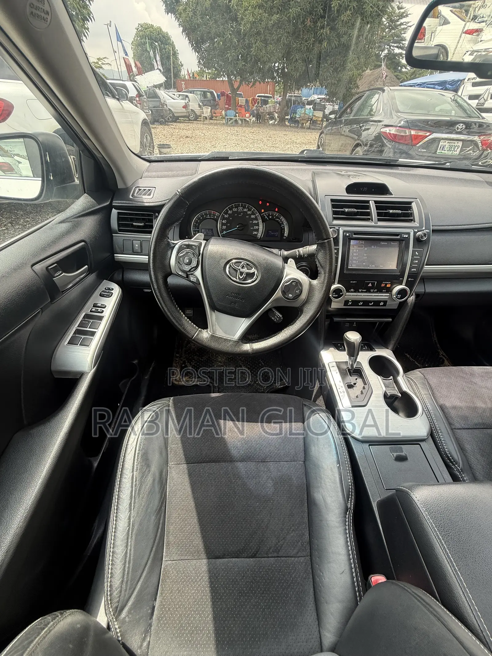 Toyota Camry SE V6 4dr Sedan (3.5L 6cyl 6A) 2013 White