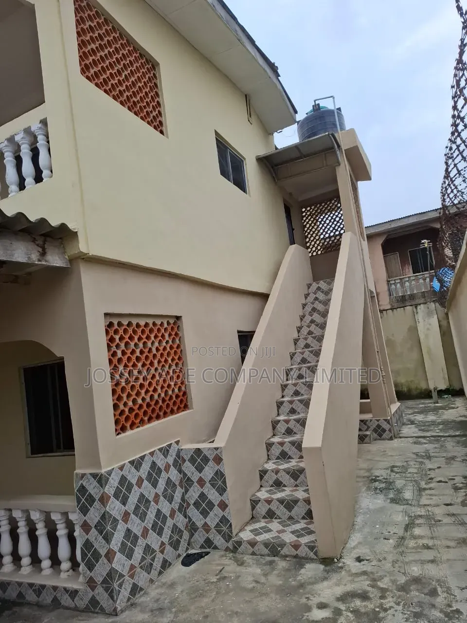 Furnished 3bdrm Block of Flats in Mangoro for sale