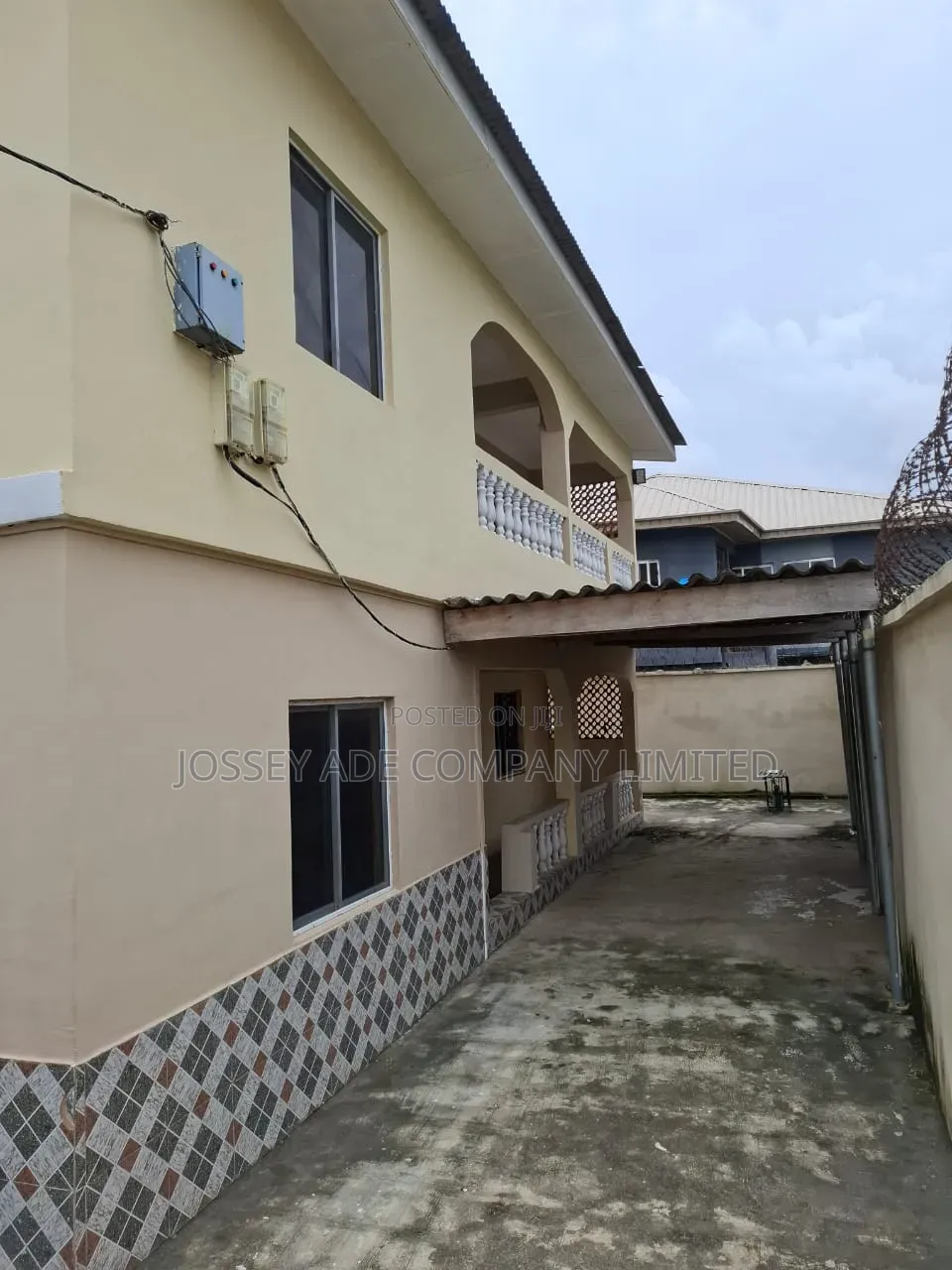 Furnished 3bdrm Block of Flats in Mangoro for sale