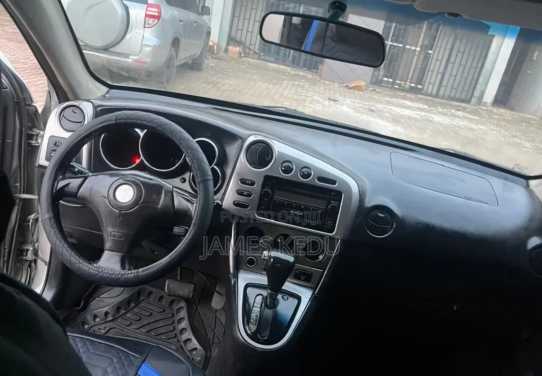 Pontiac Vibe 2005 Silver