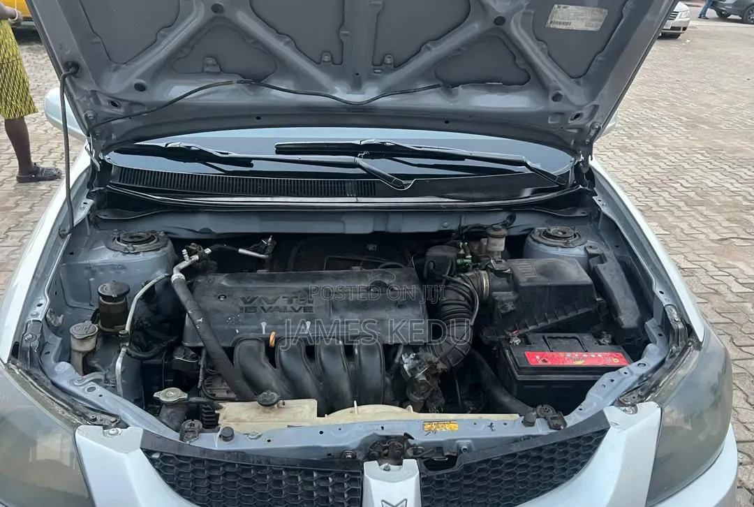 Pontiac Vibe 2005 Silver
