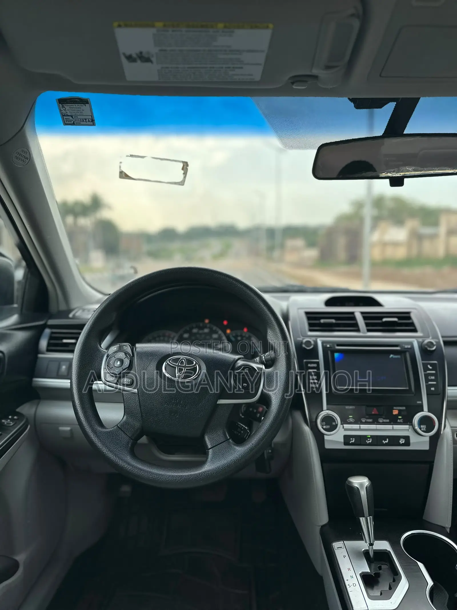 Toyota Camry LE 4dr Sedan (2.5L 4cyl 6A) 2014 White