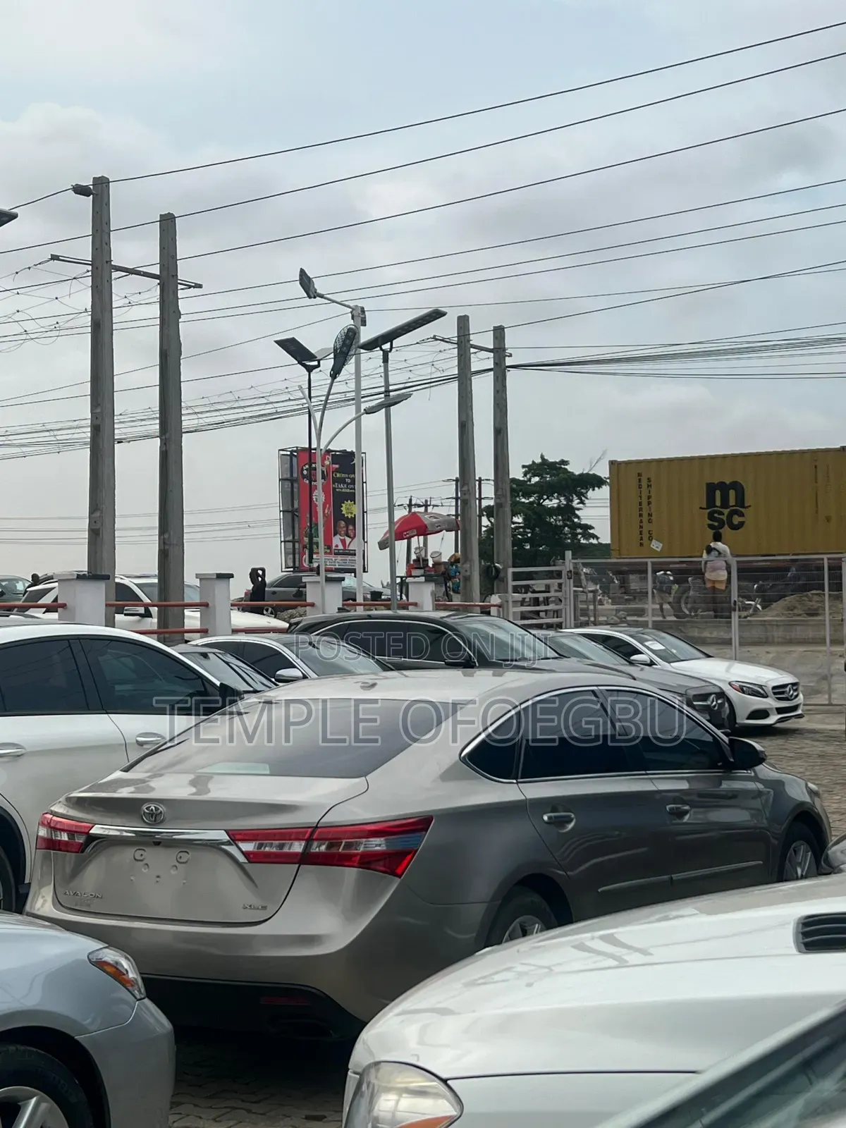 Toyota Avalon XLE 4dr Sedan (3.5L 6cyl 6A) 2015 Gold
