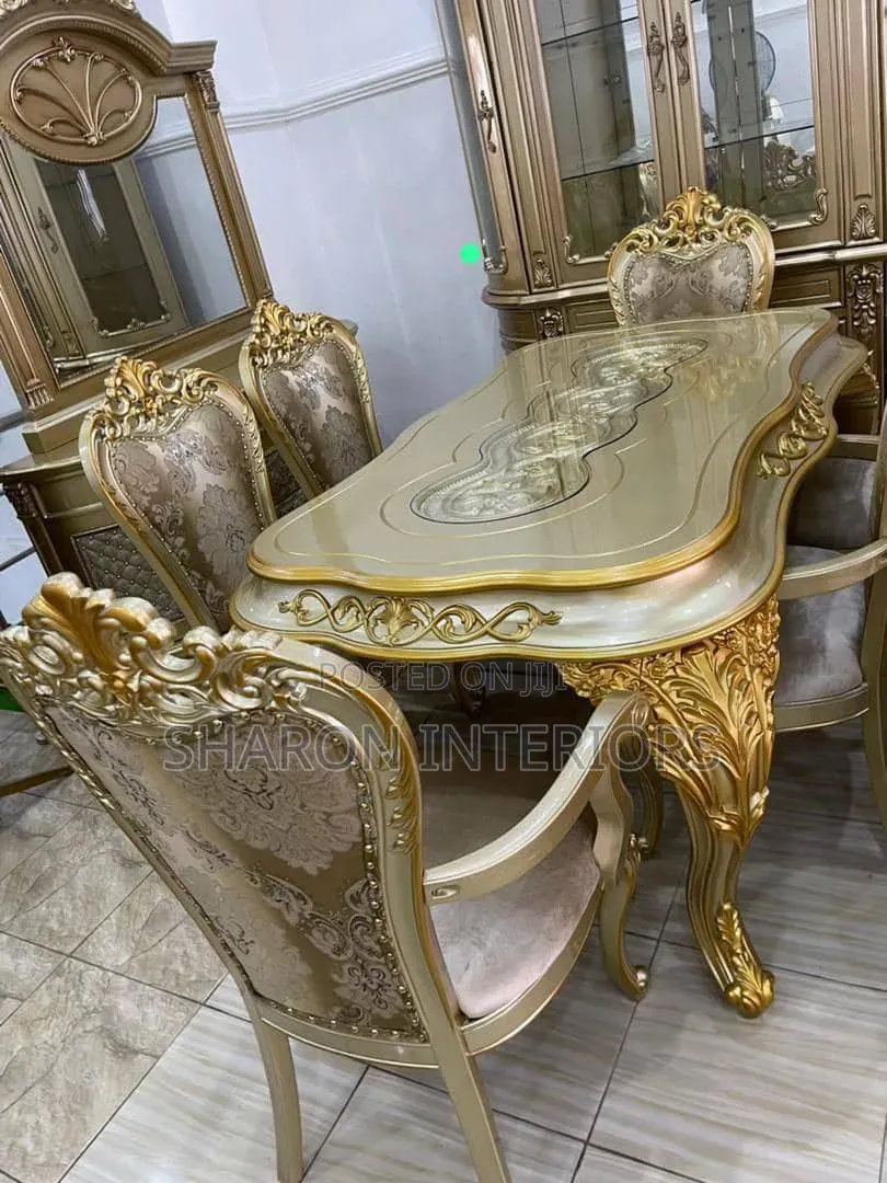 Royal Dining Table 6 Seater 
