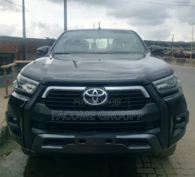 Toyota Hilux 2021 Black