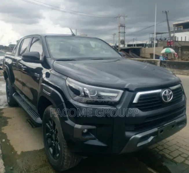 Toyota Hilux 2021 Black
