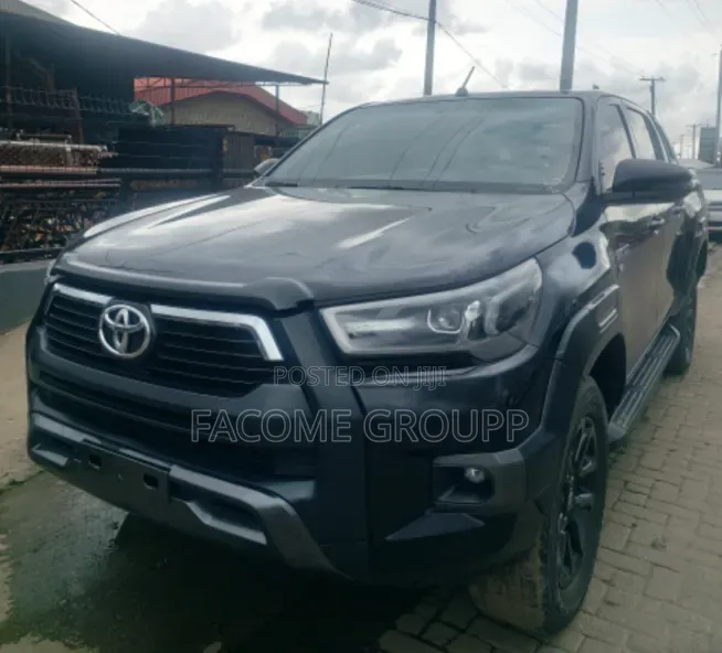 Toyota Hilux 2021 Black