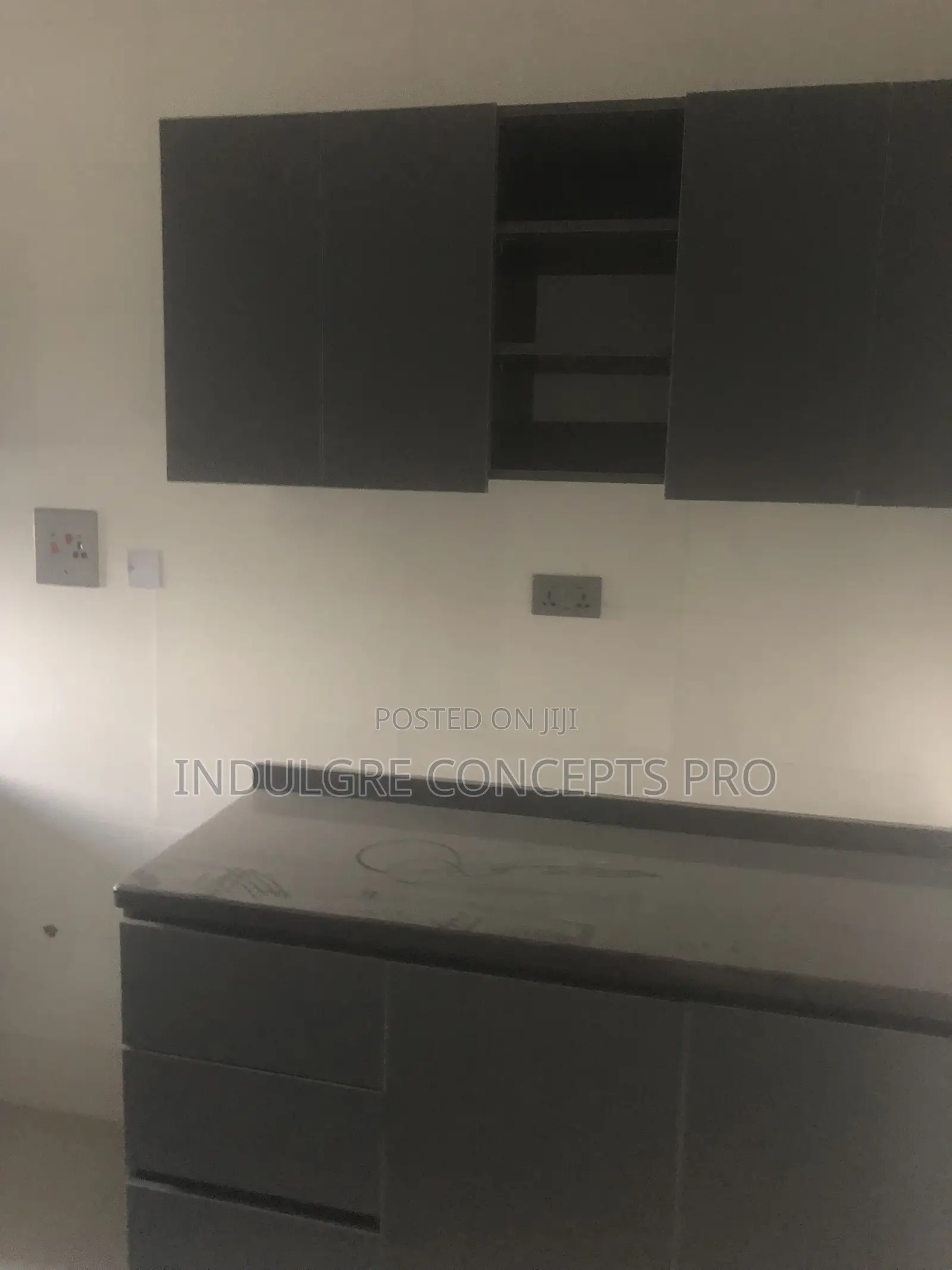 3bdrm Block of Flats in Lugbe Aco for rent