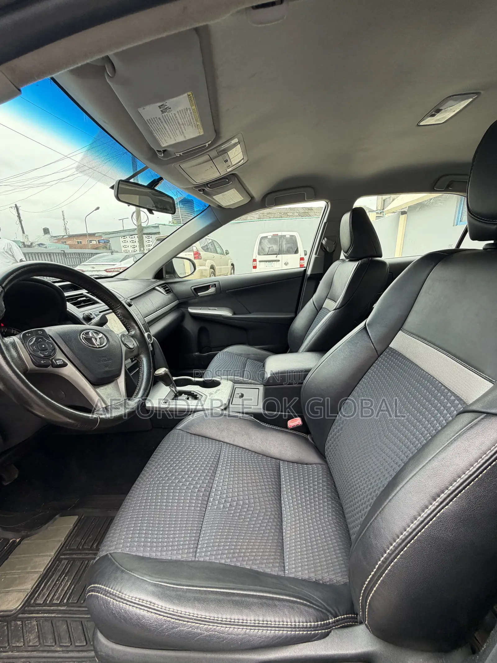 Toyota Camry SE 4dr Sedan (2.5L 4cyl 6A) 2013 Silver