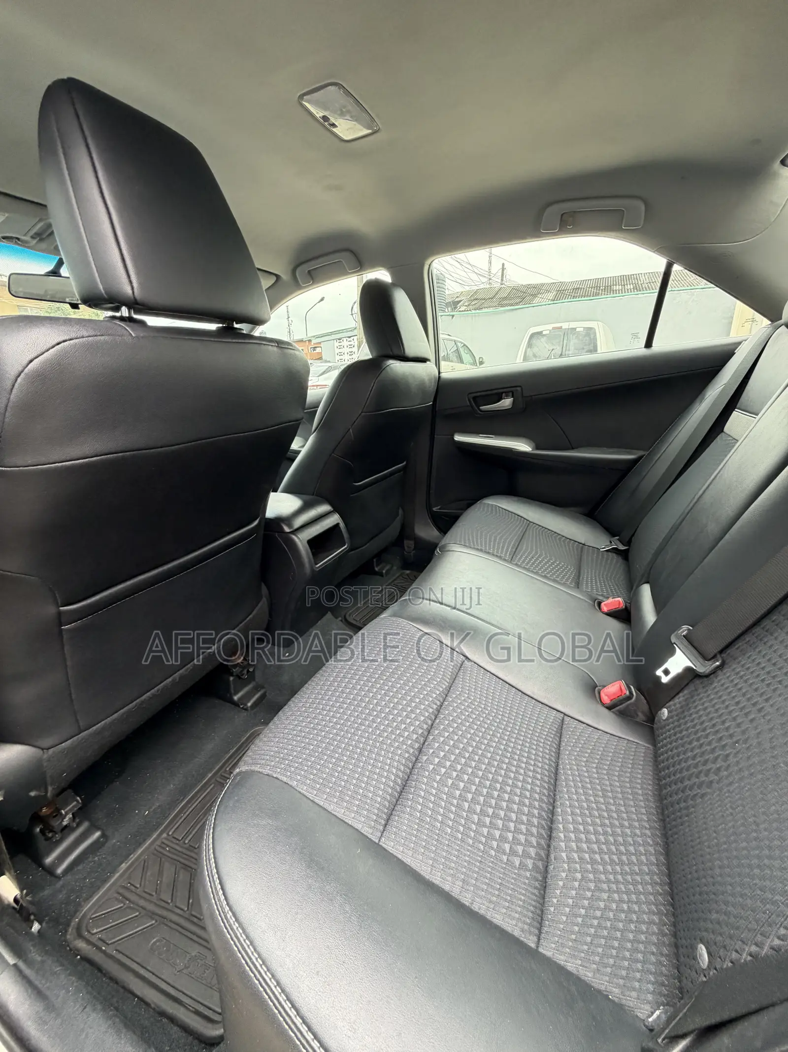 Toyota Camry SE 4dr Sedan (2.5L 4cyl 6A) 2013 Silver