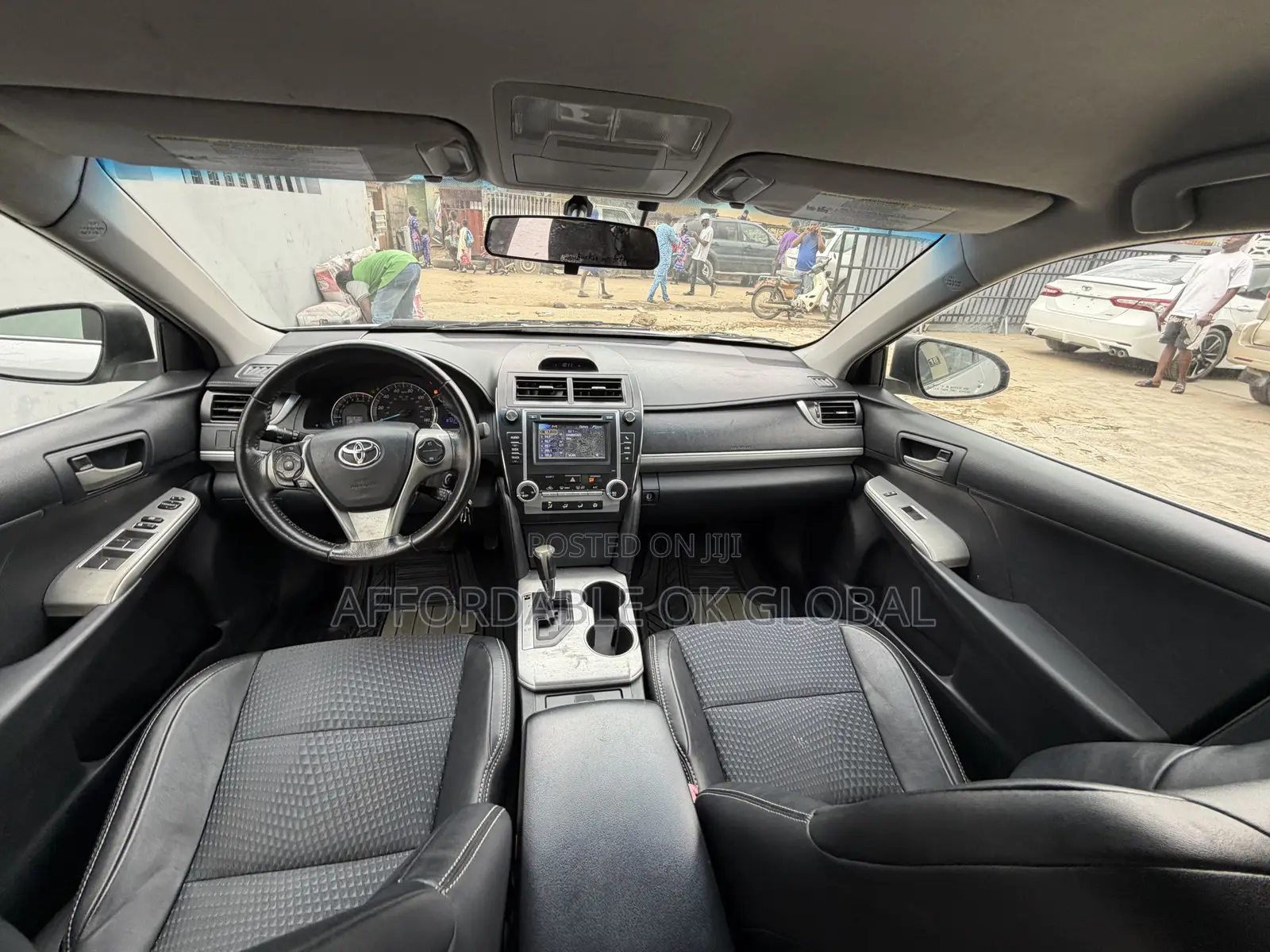 Toyota Camry SE 4dr Sedan (2.5L 4cyl 6A) 2013 Silver