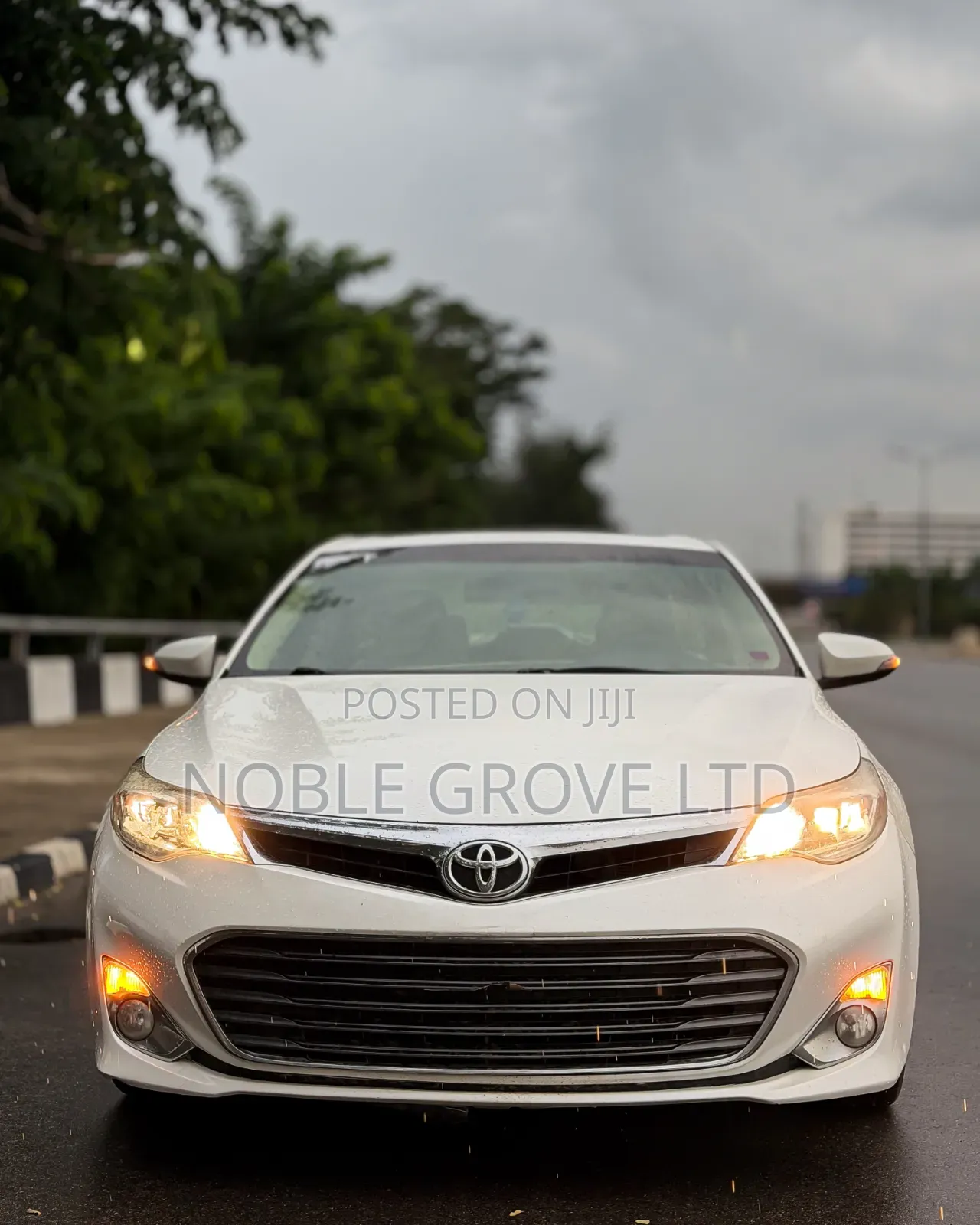 Toyota Avalon 2013 White